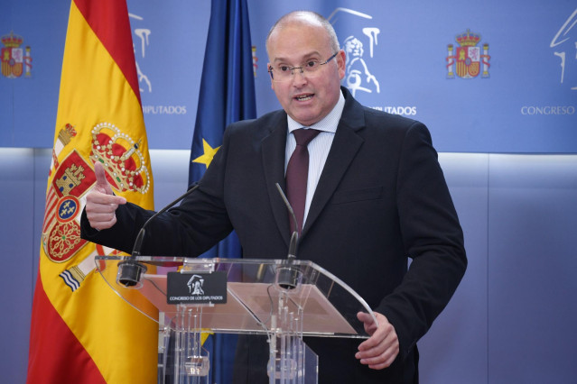 El portavoz del PP en el Congreso, Miguel Tellado, en una rueda de prensa