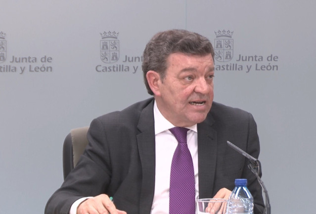 Archivo - El consejero de la Presidencia de la Junta de Castilla y León, Luis Miguel González Gago, en una rueda de prensa