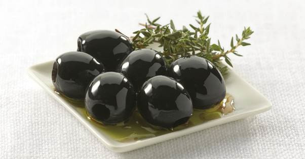 Archivo - Aceituna negra, archivo