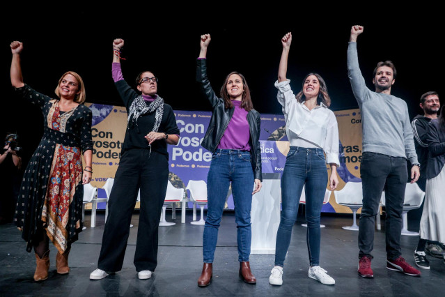 Archivo - (I-D) La diputada de Podemos, Noemí Santana, la coordinadora de Podem Catalunya, Conchi Abellán, la secretaria general de Podemos y ministra de Derechos Sociales y Agenda 2030 en funciones, Ione Belarra, la secretaria de Acción de Gobierno de Po