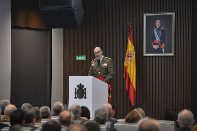Archivo - El teniente general Miguel Ballenilla interviene durante la toma de posesión como director del CESEDEN, en el Centro Superior de Estudios de la Defensa Nacional, a 12 de enero de 2024, en Madrid (España).