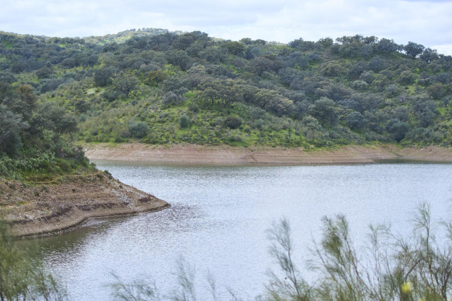 Detalle del embalse de la Minilla, en el Ronquillo, tras las lluvias caídas de la borrasca Mónica, a 11 de marzo de 2024 en Sevilla (Andalucía, España). (Foto de archivo).