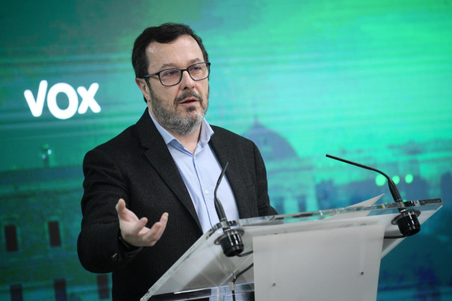 El portavoz nacional de Vox, José Antonio Fúster, denuncia que el Gobierno ha 