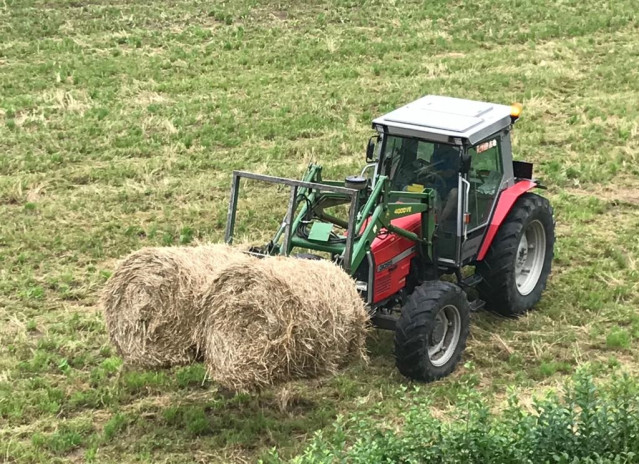 Archivo - Tractor,