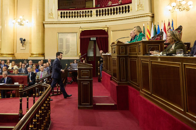 Archivo - El presidente de la Generalitat de Catalunya, Pere Aragonès, llega a intervenir durante un debate tras la Comisión General de las Comunidades Autónomas, en el Senado, a 19 de octubre de 2023, en Madrid (España). En la Comisión, Aragonès, ha defe