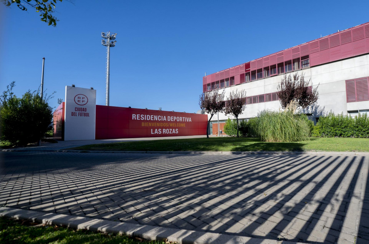 Archivo - Fachada de la Residencia Deportiva en Las Rozas (Madrid), a 28 de agosto de 2023, en Madrid (España). La Real Federación Española de Fútbol (RFEF) ha convocado hoy una reunión extraordi