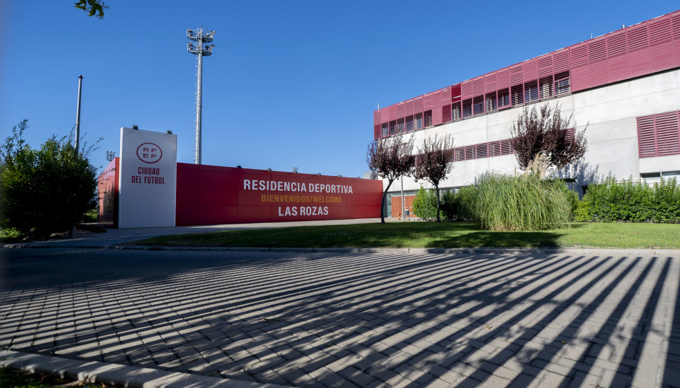 Archivo - Fachada de la Residencia Deportiva en Las Rozas (Madrid), a 28 de agosto de 2023, en Madrid (España). La Real Federación Española de Fútbol (RFEF) ha convocado hoy una reunión extraordi