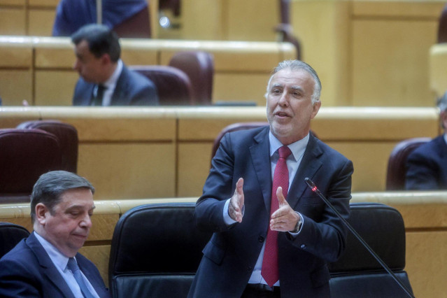 El ministro de Política Territorial y Memoria Democrática, Ángel Víctor Torres, durante una sesión de control al Gobierno, en el Senado, a 2 de abril de 2024, en Madrid (España).