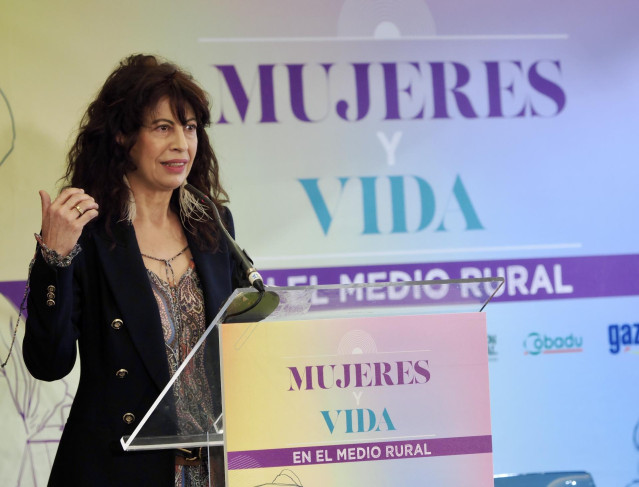Valladolid 5/4/2024. Valladolid, la ministra de Igualdad, Ana Redondo, y la consejera de Familia e Igualdad de Oportunidades, Isabel Blanco, participan en la jornada 'Mujeres y vida en el medio rural'. En el hotel Sercotel.