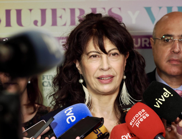 La ministra de Igualdad, Ana Redondo, y la consejera de Familia e Igualdad de Oportunidades, Isabel Blanco, participan en la jornada 'Mujeres y vida en el medio rural'.