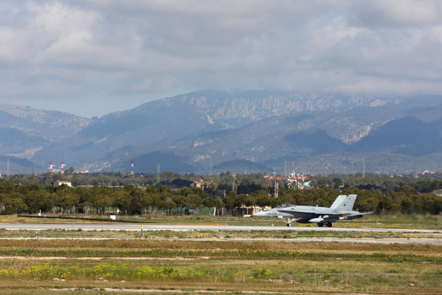Archivo - Aviones caza durante el ejercicio 'Eagle Eye' 2023, en la base aérea de Son Sant Joan, a 22 de marzo de 2023, en Palma de Mallorca, Mallorca, Islas Baleares (España).