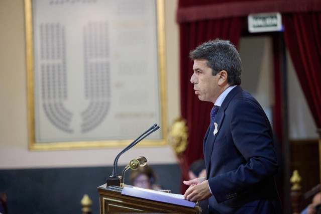 Archivo - El presidente de la Generalitat valenciana, Carlos Mazón, interviene durante un debate tras la Comisión General de las Comunidades Autónomas, en el Senado, a 19 de octubre de 2023, en Madrid (España). En la Comisión, Aragonès, ha defendido la am