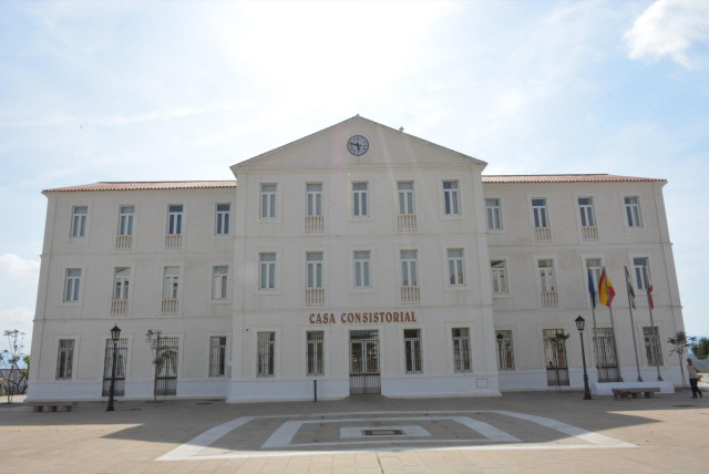 Archivo - Fachada del Ayuntamiento de San Roque