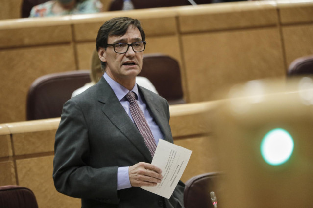 Archivo - El ministro de Sanidad, Salvador Illa, durante su intervención en una sesión de control al Gobierno en el Senado, en Madrid (España) a 14 de julio de 2020. Con este pleno, la Cámara Alta dará por terminada su actividad parlamentaria hasta el mes