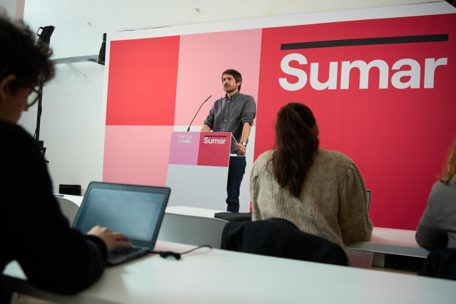 El portavoz de Sumar, Ernest Urtasun, ofrece una rueda de prensa, en el Espacio Rastro, a 11 de marzo de 2024, en Madrid (España).
