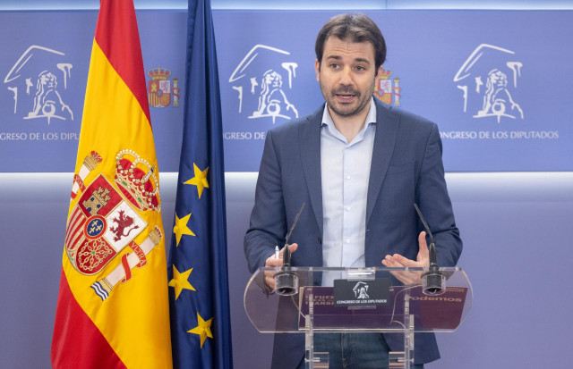 El diputado de Podemos Javier Sánchez Serna durante una rueda de prensa anterior a la Junta de Portavoces, en el Congreso de los Diputados, a 19 de marzo de 2024, en Madrid (España).