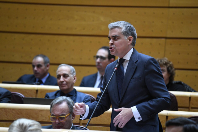 Archivo - El delegado de la Junta de Andalucía en Madrid, Vicente Azpitarte, interviene durante un pleno en el Senado, a 19 de diciembre de 2023, en Madrid (España). El Gobierno de coalición PSOE-Sumar se enfrentan a las preguntas del Senado en la sesión