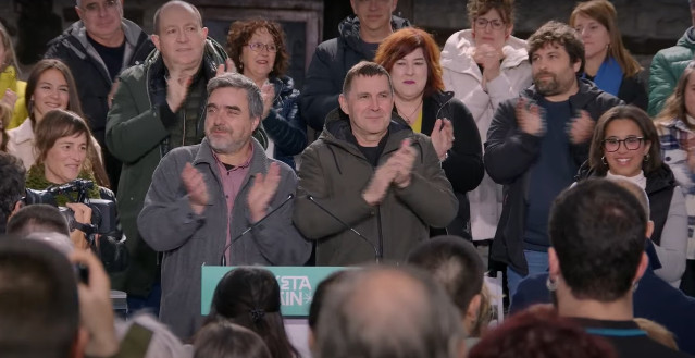 Otero y Otegi, en el acto celebrado por EH Bildu este martes en Agurain-Salvatierra