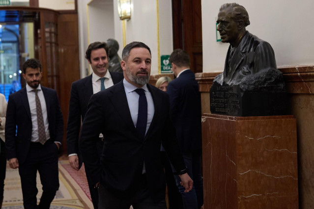 El líder de Vox, Santiago Abascal, durante una sesión plenaria en el Congreso de los Diputados, a 9 de abril de 2024, en Madrid (España). El Congreso debate este martes 9 de abril la toma en consideración de la Iniciativa Legislativa Popular (ILP) para la