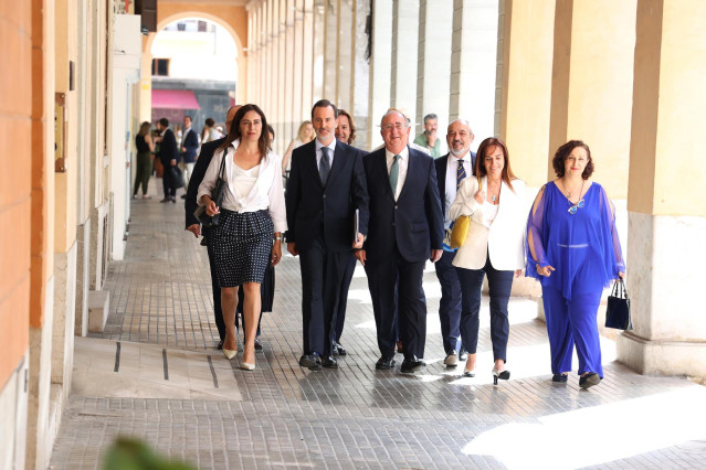 Archivo - Diputados de Vox en el Parlament.