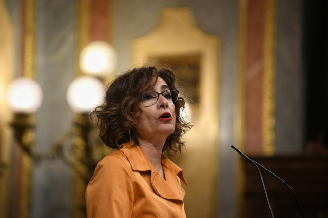 Archivo - La vicepresidenta primera del Gobierno y ministra de Hacienda, María Jesús Montero
