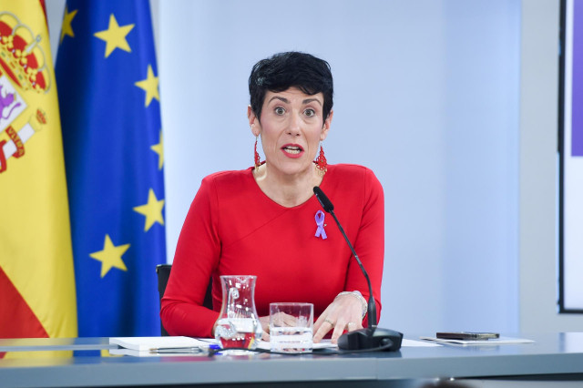 Archivo - La ministra de Inclusión, Seguridad Social y Migraciones, Elma Saiz, durante una rueda de prensa posterior a una reunión de un Consejo de Ministros, en el Palacio de la Moncloa, a 8 de marzo de 2024, en Madrid (España).