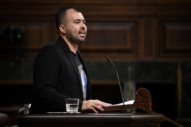 Archivo - El diputado de Sumar Nahuel González López, en el Congreso de los Diputados, a 6 de febrero de 2024, en Madrid (España).