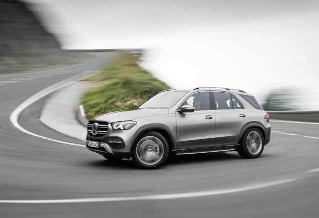 Archivo - Mercedes-Benz llama a revisión a 341.000 vehículos en todo el mundo debido a un riesgo de incendio.