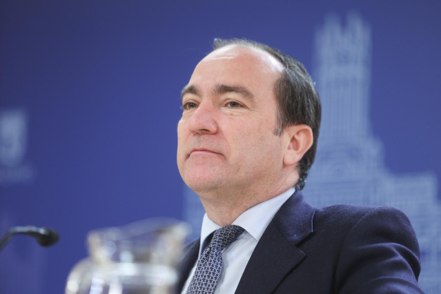 El delegado de Urbanismo, Medio Ambiente y Movilidad, Borja Carabante, durante una rueda de prensa posterior a la Junta de Gobierno, en el Palacio de Cibeles, a 4 de abril de 2024, en Madrid (España).