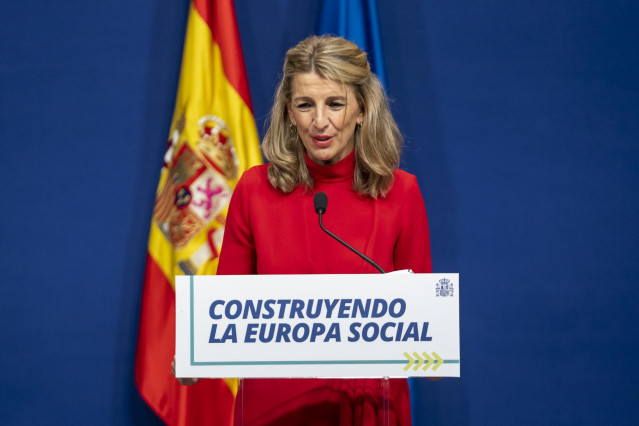 Archivo - La vicepresidenta segunda y ministra de Trabajo y Economía Social, Yolanda Díaz, comparece tras la reunión con sus homólogos de Portugal y de Italia, en el Ministerio de Trabajo, a 17 de marzo de 2022, en Madrid (España).