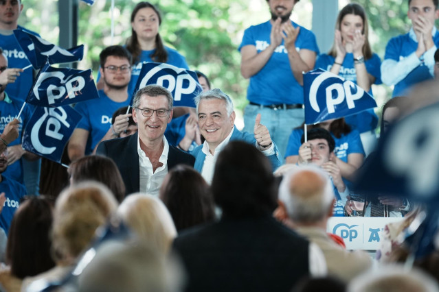El presidente del PP, Alberto Núñez Feijóo y el candidato del PP a lehendakari, Javier de Andrés