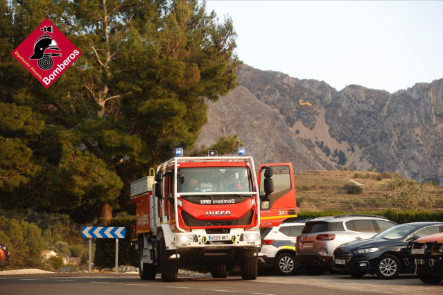 Medios en el incendio de Tàrbena