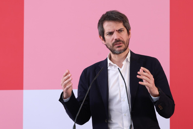 Archivo - El portavoz de Sumar, Ernest Urtasun, ofrece una rueda de prensa, en el Espacio Rastro, a 26 de febrero de 2024, en Madrid (España). Durante la rueda de prensa, el portavoz de Sumar ha analizado la actualidad política, con cuestiones como el 'ca