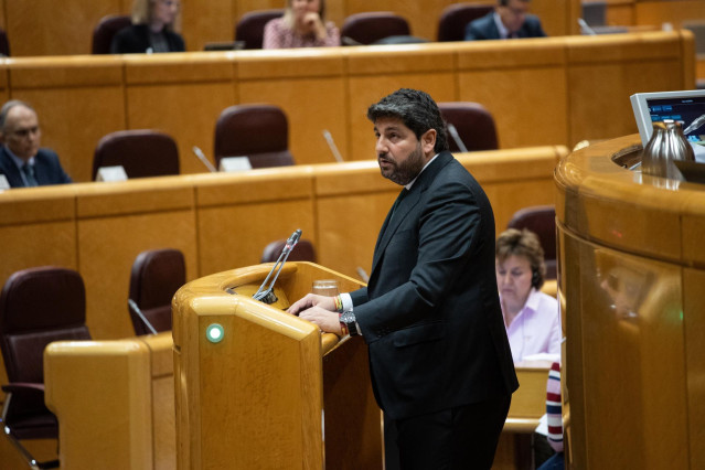 El presidente de la Región de Murcia, Fernando López Miras, interviene durante la reunión de la Comisión General de las Comunidades Autónomas, en el Senado, a 8 de abril de 2024, en Madrid (España). La reunión de la Comisión General de las Comunidades Aut