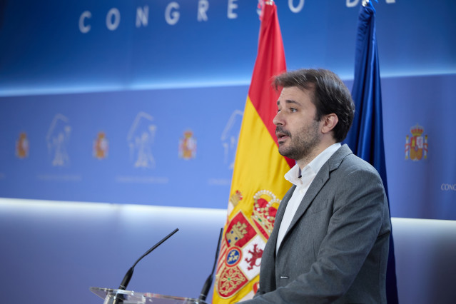 El diputado de Podemos Javier Sánchez Serna durante una rueda de prensa anterior a la reunión de la Junta de Portavoces, a 2 de abril de 2024, en Madrid (España).