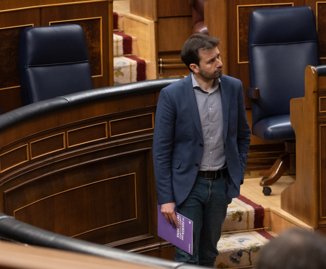 El diputado de Podemos Javier Sánchez Serna durante una sesión plenaria en el Congreso de los Diputados, a 9 de abril de 2024, en Madrid (España).