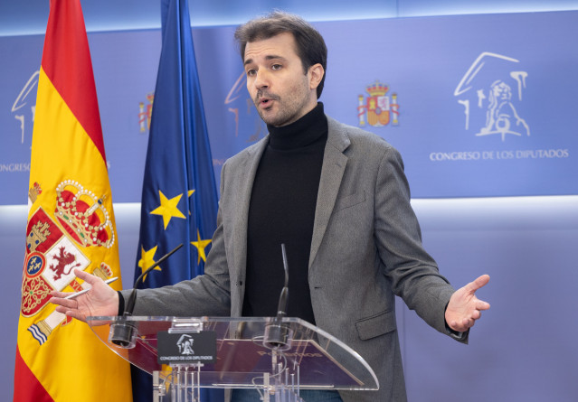 Archivo - El diputado de Podemos Javier Sánchez Serna durante una rueda de prensa anterior a la Junta de Portavoces, a 27 de febrero de 2024, en Madrid (España).