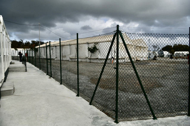 Archivo - Vista general de las aulas modulares instaladas para que los menores acogidos en Piniers puedan comenzar sus clases, a 17 de diciembre de 2021, en Ceuta (España).