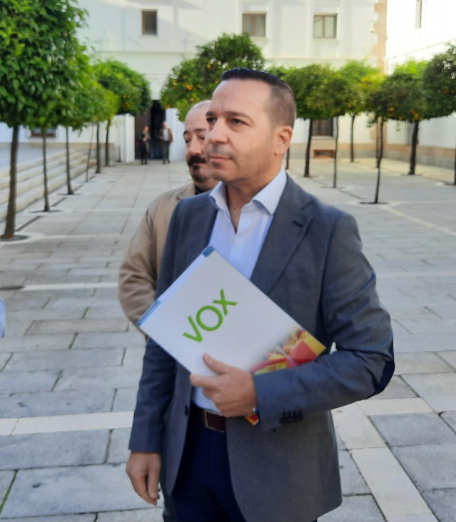 Archivo - El portavoz de Vox en la Asamblea de Extremadura, Óscar Fernández Calle, en una foto de archivo