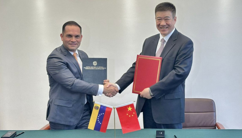 Venezuela y China formalizan los acuerdos para el inicio de vuelos comerciales entre ambos países