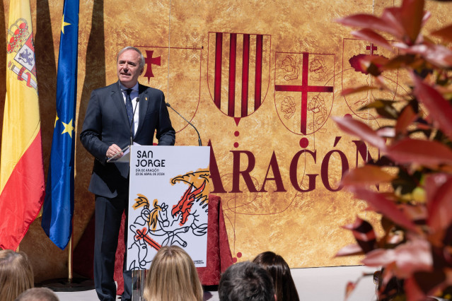 El presidente del Gobierno de Aragón, Jorge Azcón, interviene en la celebración del Día de Aragón en la ciudad de Huesca.