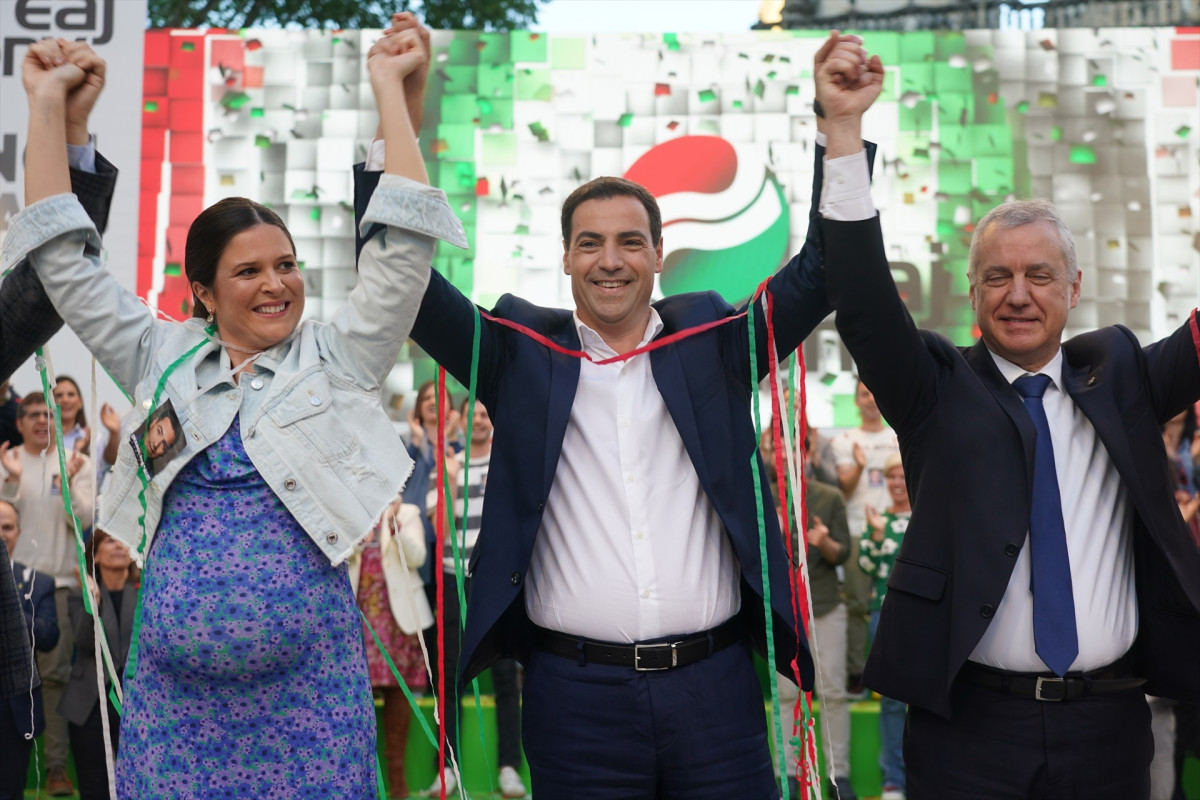 EuropaPress 5900422 candidato pnv lehendakari imanol pradales lehendakari inigo urkullu cierre