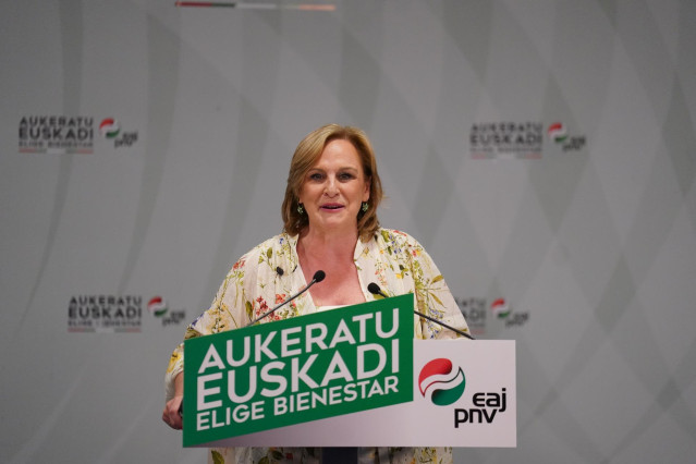 La presidenta del PNV en Vizcaya, Itxaso Atutxa, interviene durante el seguimiento de la jornada electoral de elecciones autonómicas del País Vasco, en Sabin Etxea, a 21 de abril de 2024, en Bilbao, Vizcaya, País Vasco (España). Todos los vascos han sido