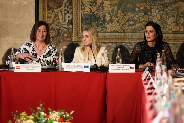 (I-D) La presidenta del Congreso de los Diputados, Francina Armengol.