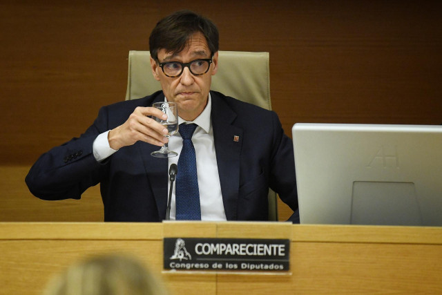 El exministro de Sanidad y líder del PSC, Salvador Illa, en la comisión de investigación
