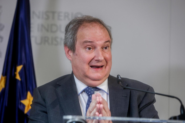 Archivo - El ministro de Industria y Turismo, Jordi Hereu