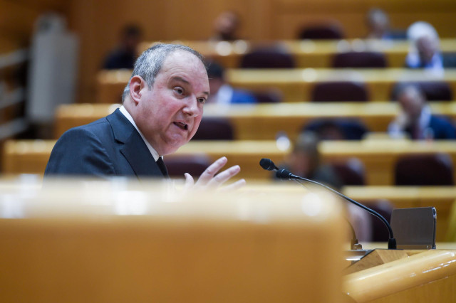 Archivo - El ministro de Industria y Turismo, Jordi Hereu, durante una sesión de control al Gobierno en la Cámara Alta, a 6 de febrero de 2024, en Madrid (España). El Gobierno afronta esta sesión de control con incertidumbre después de que el PP manifesta