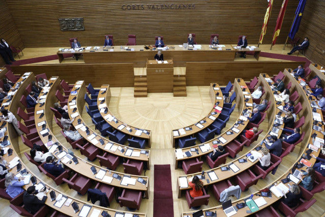 Hemiciclo en el pleno de Les Corts