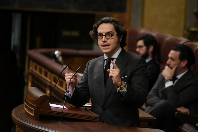 Archivo - El diputado de VOX José María Figaredo, durante una sesión plenaria en el Congreso de los Diputados, a 6 de febrero de 2024, en Madrid (España).