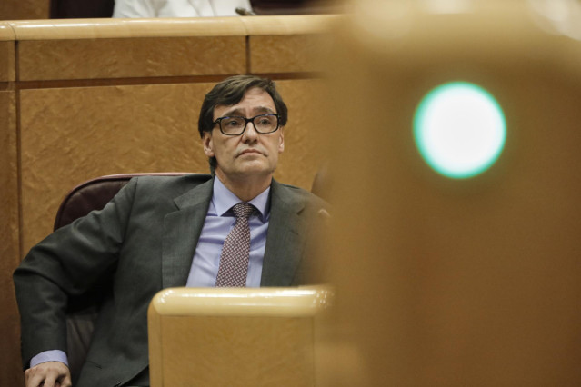 Archivo - El ministro de Sanidad, Salvador Illa, durante una sesión de control al Gobierno en el Senado, en Madrid (España) a 14 de julio de 2020. Con este pleno, la Cámara Alta dará por terminada su actividad parlamentaria hasta el mes de septiembre.